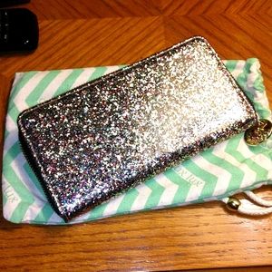 Deux Lux zip around wallet